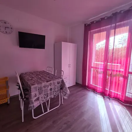 Emanuela Appartaments Apartamento *